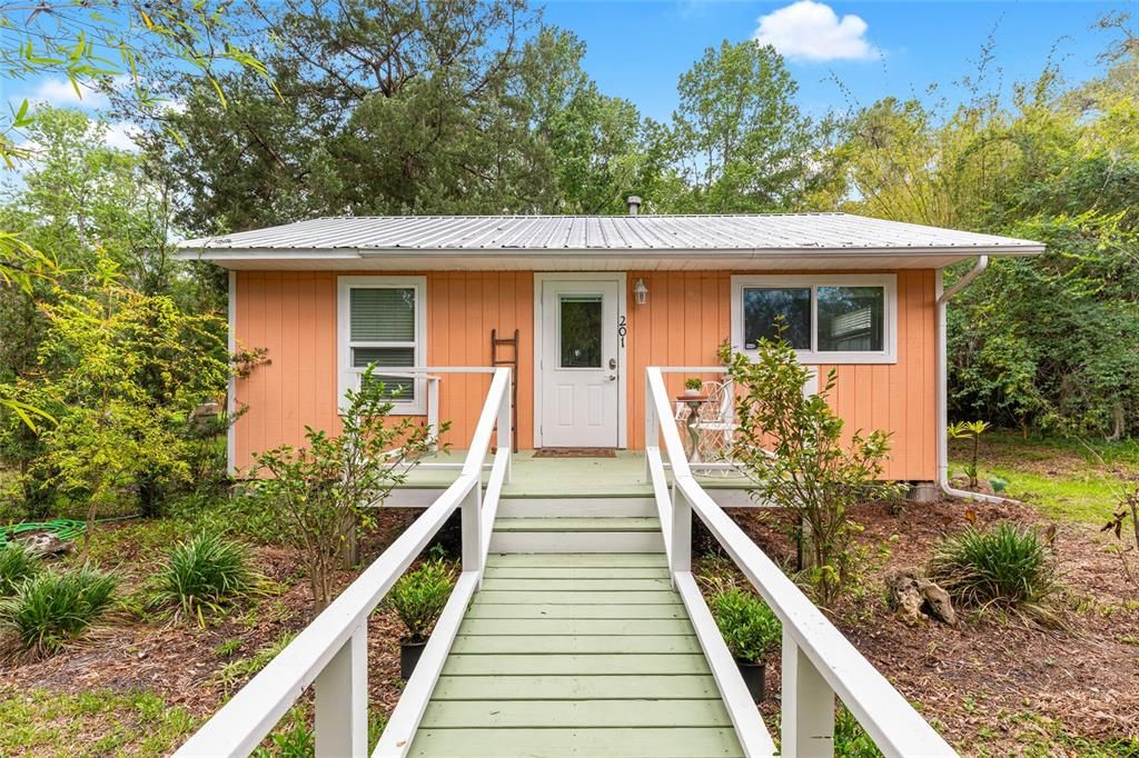 For Sale: $359,000 (4 beds, 2 baths, 1292 Square Feet)