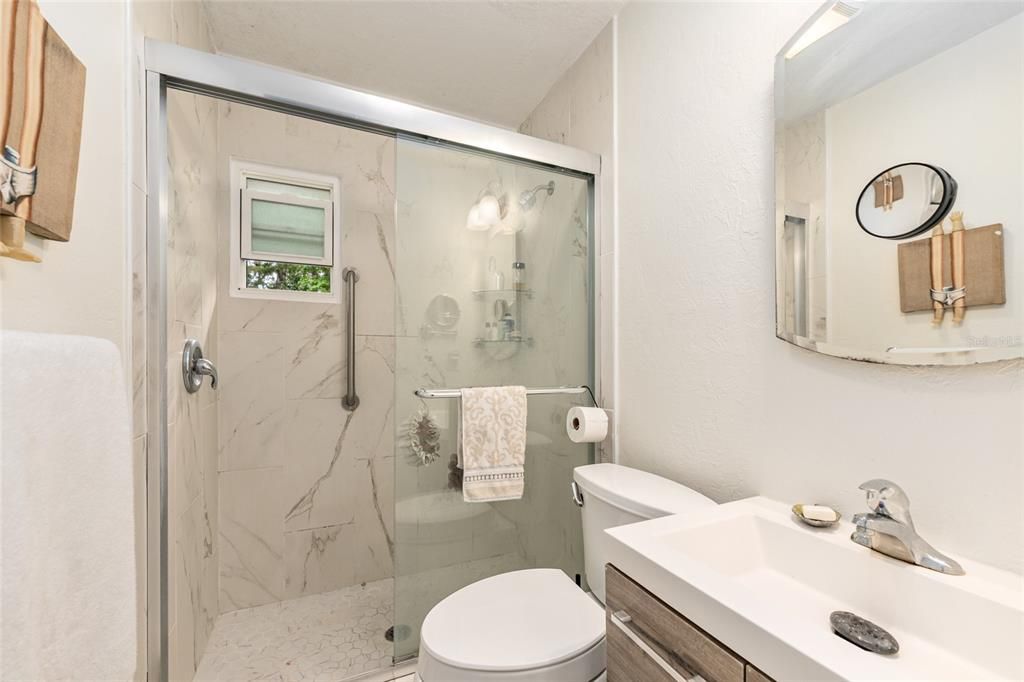 For Sale: $359,000 (4 beds, 2 baths, 1292 Square Feet)