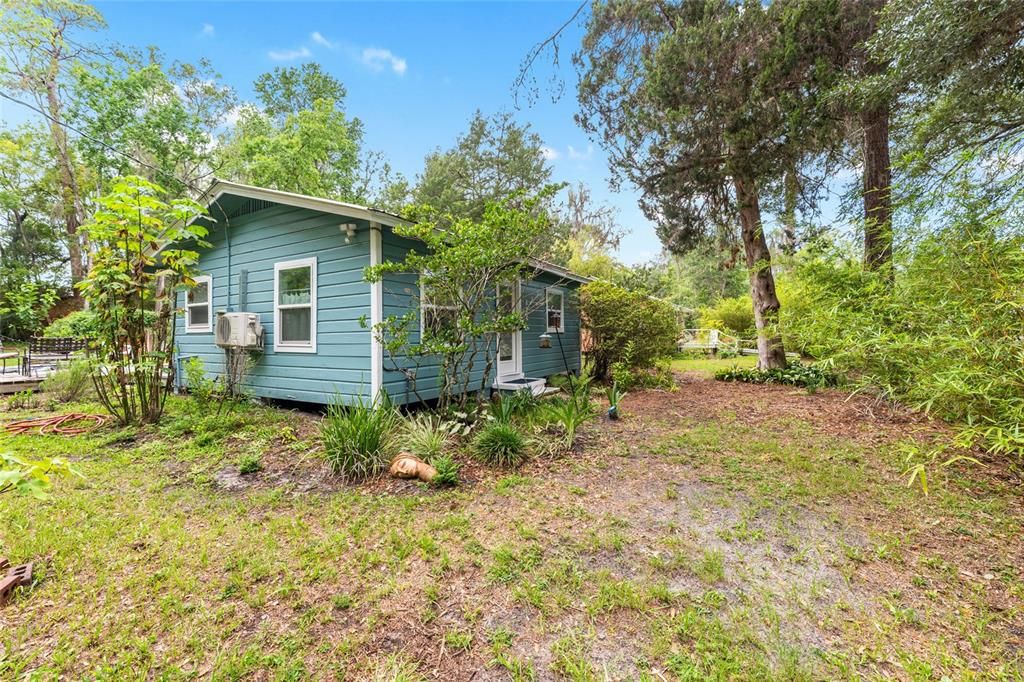 For Sale: $359,000 (4 beds, 2 baths, 1292 Square Feet)
