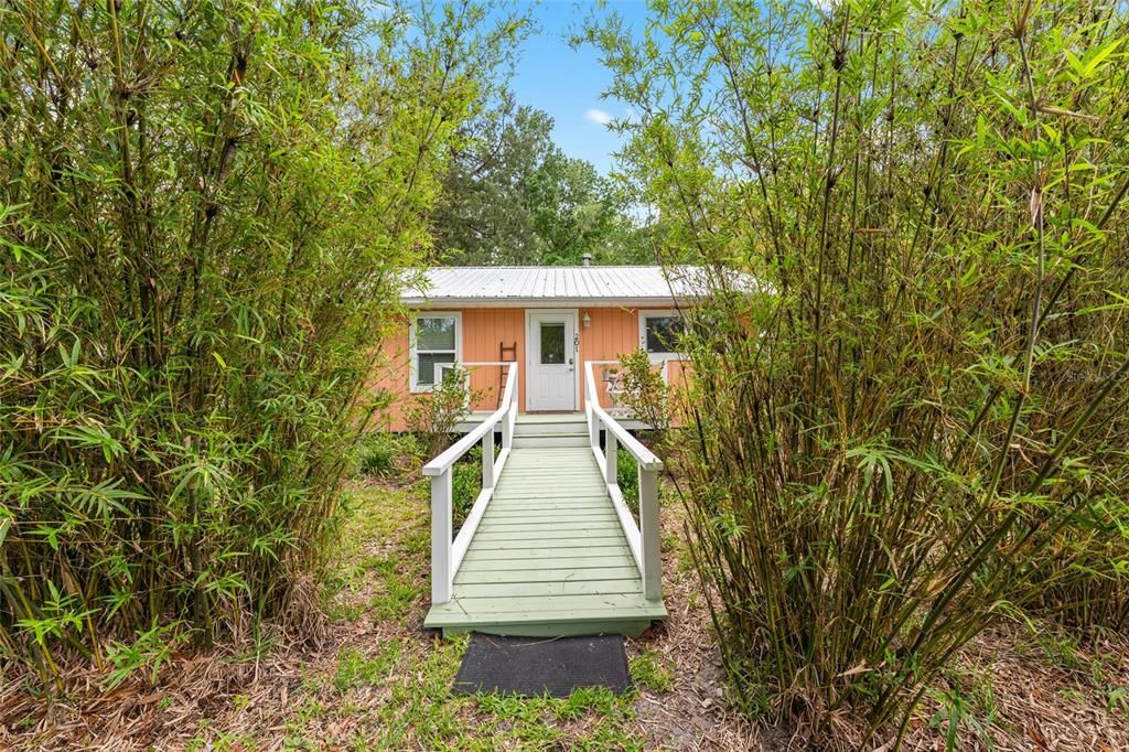 For Sale: $359,000 (4 beds, 2 baths, 1292 Square Feet)