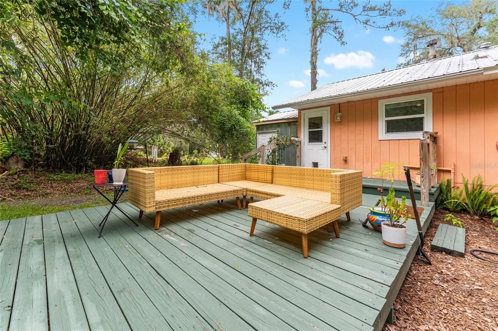For Sale: $359,000 (4 beds, 2 baths, 1292 Square Feet)