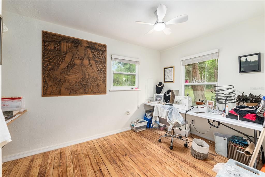 For Sale: $359,000 (4 beds, 2 baths, 1292 Square Feet)