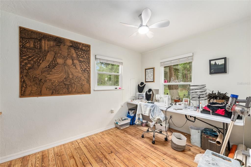 For Sale: $359,000 (4 beds, 2 baths, 1292 Square Feet)