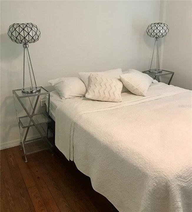For Sale: $359,000 (4 beds, 2 baths, 1292 Square Feet)
