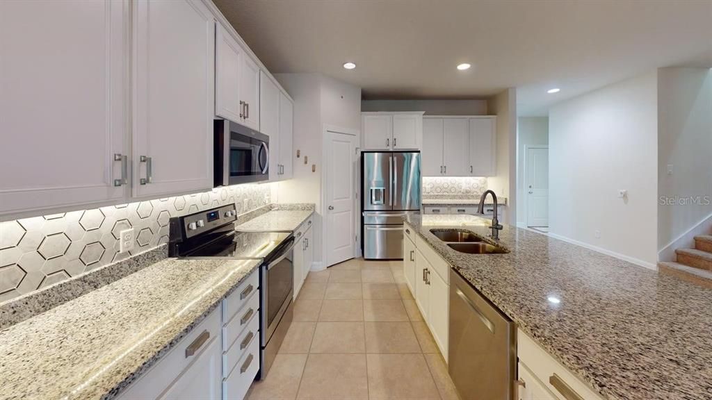 Под контрактом: $599,900 (4 спален, 3 ванн, 2815 Квадратных фут)