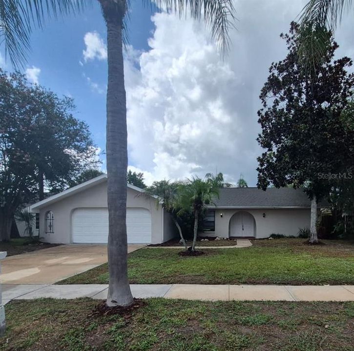 For Sale: $310,000 (3 beds, 2 baths, 2102 Square Feet)