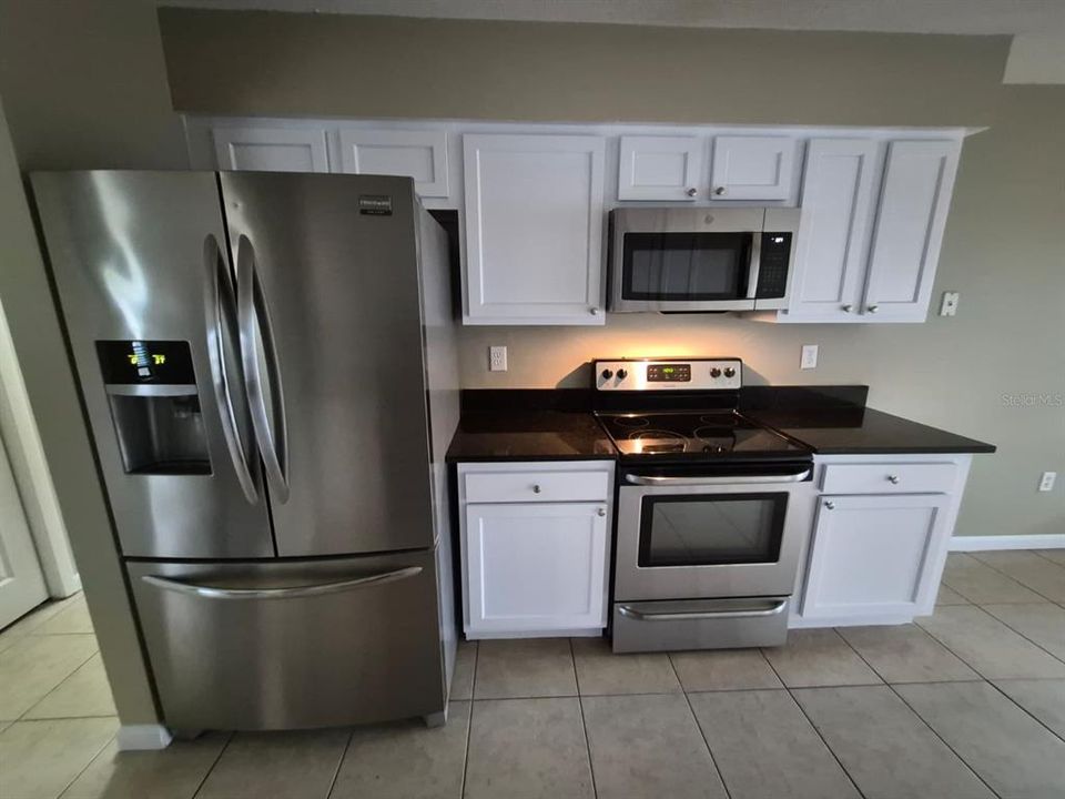 For Sale: $310,000 (3 beds, 2 baths, 2102 Square Feet)