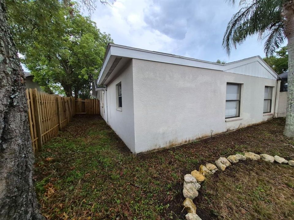 For Sale: $310,000 (3 beds, 2 baths, 2102 Square Feet)