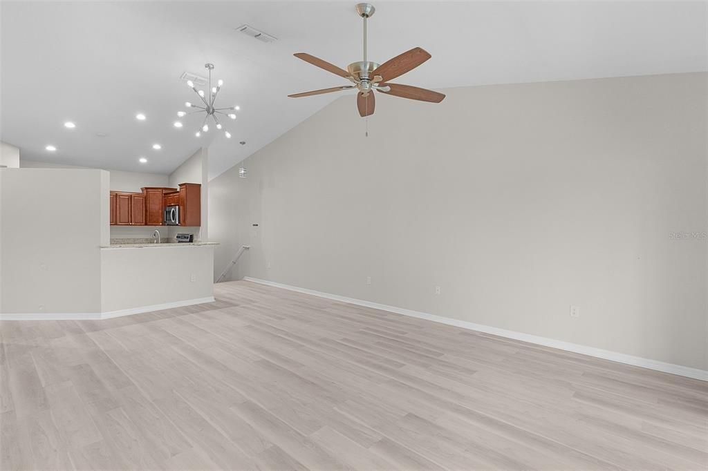 For Sale: $218,900 (3 beds, 2 baths, 1291 Square Feet)
