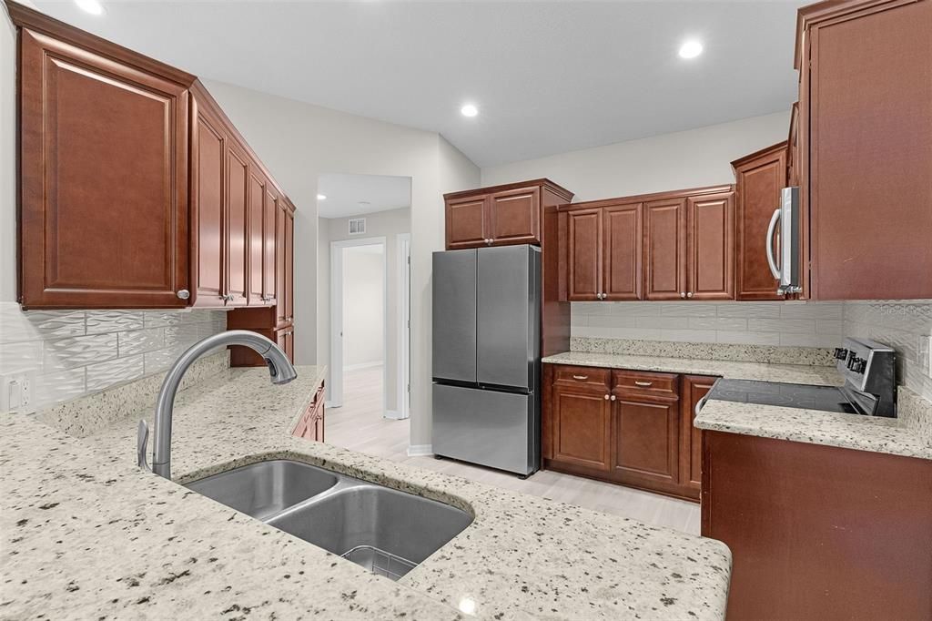 For Sale: $218,900 (3 beds, 2 baths, 1291 Square Feet)