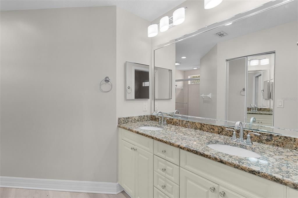 For Sale: $218,900 (3 beds, 2 baths, 1291 Square Feet)