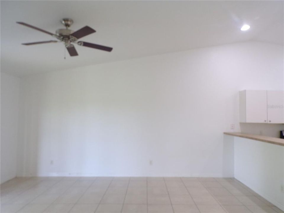 В аренду: $1,750 (2 спален, 2 ванн, 1180 Квадратных фут)