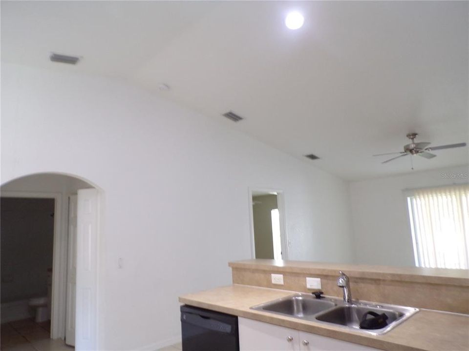 В аренду: $1,750 (2 спален, 2 ванн, 1180 Квадратных фут)