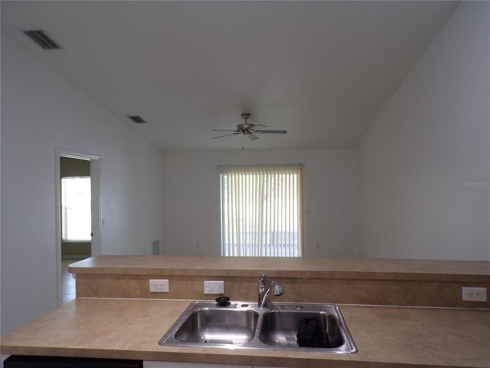 В аренду: $1,750 (2 спален, 2 ванн, 1180 Квадратных фут)