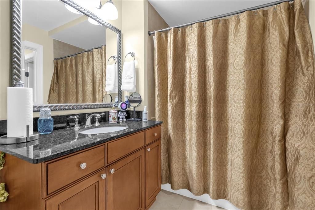 En Venta: $358,000 (3 camas, 3 baños, 1686 Pies cuadrados)