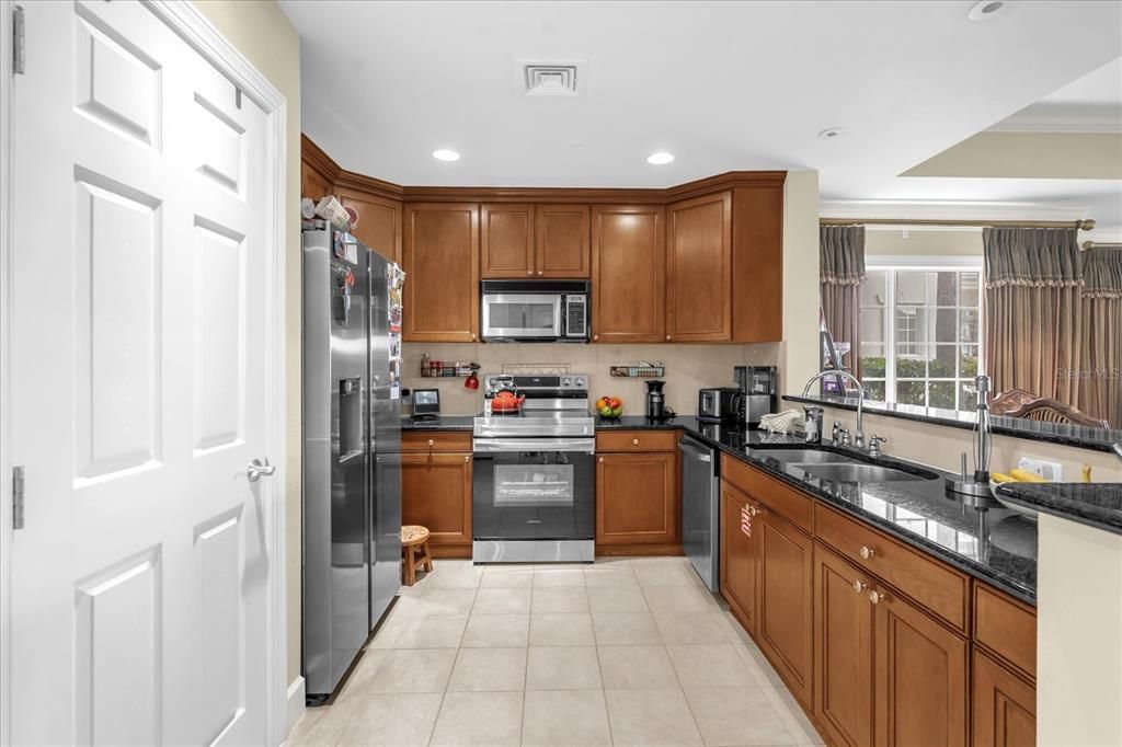 En Venta: $358,000 (3 camas, 3 baños, 1686 Pies cuadrados)