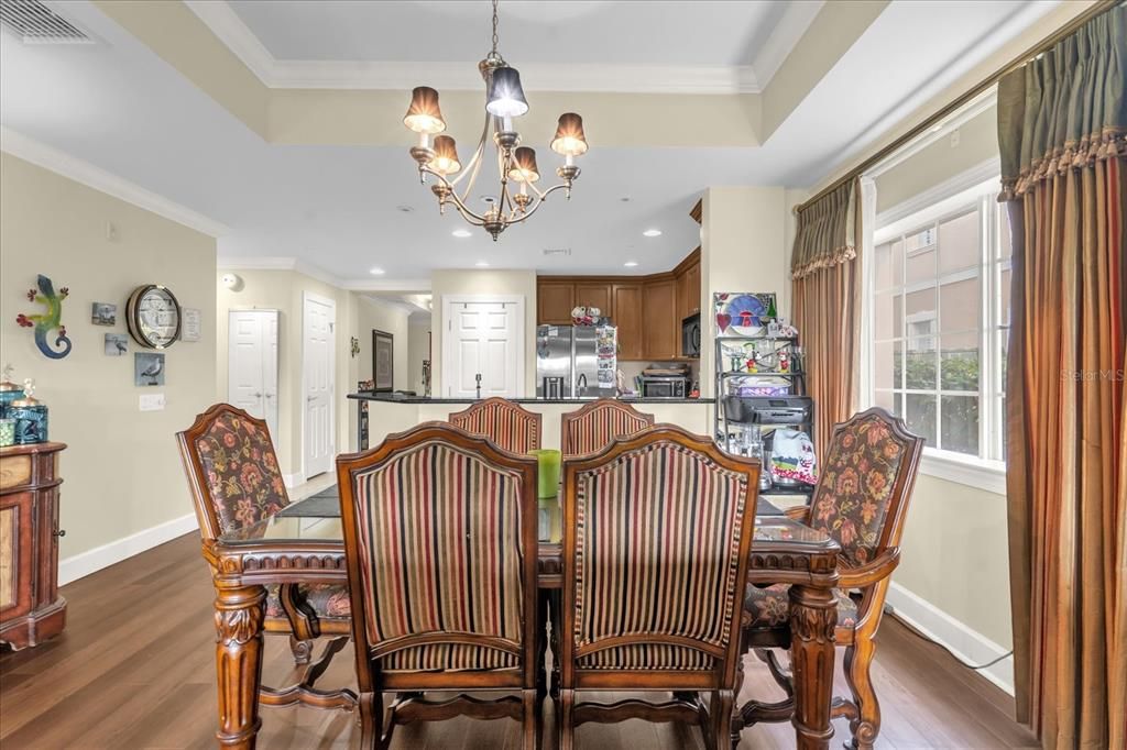 En Venta: $358,000 (3 camas, 3 baños, 1686 Pies cuadrados)