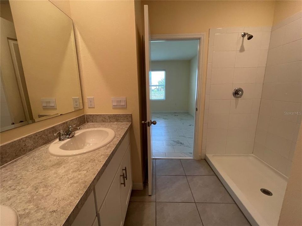 В аренду: $2,400 (3 спален, 2 ванн, 1516 Квадратных фут)