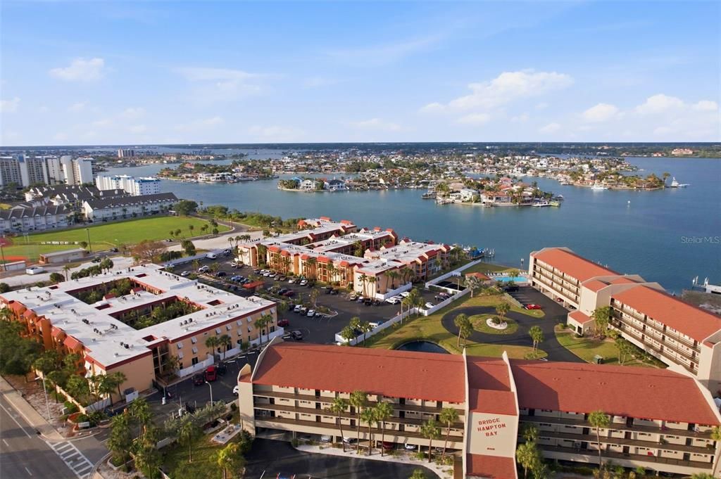 For Sale: $315,000 (1 beds, 1 baths, 470 Square Feet)