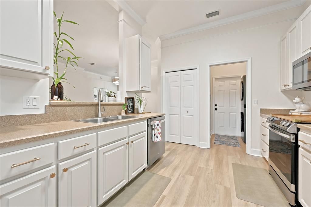 For Sale: $379,900 (3 beds, 2 baths, 1507 Square Feet)