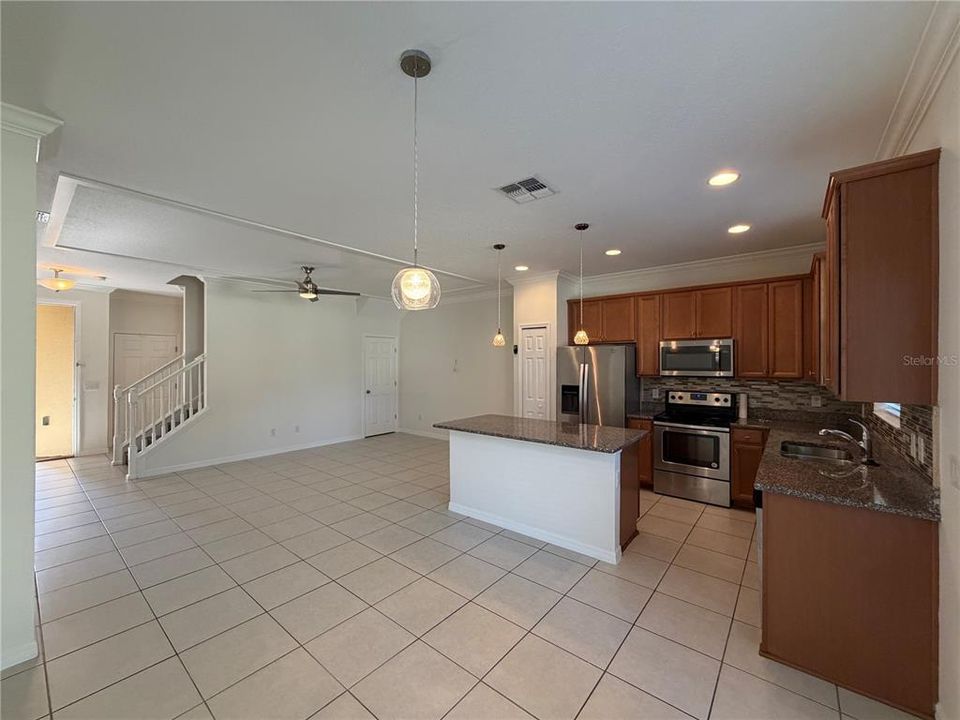 В аренду: $2,395 (3 спален, 2 ванн, 1651 Квадратных фут)