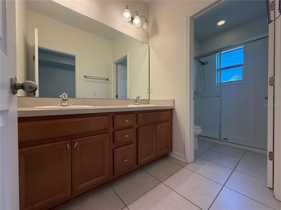 В аренду: $2,395 (3 спален, 2 ванн, 1651 Квадратных фут)