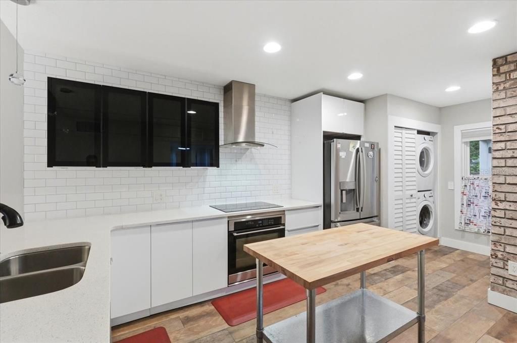 На продажу: $189,999 (2 спален, 2 ванн, 1244 Квадратных фут)