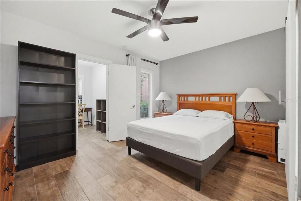 На продажу: $189,999 (2 спален, 2 ванн, 1244 Квадратных фут)