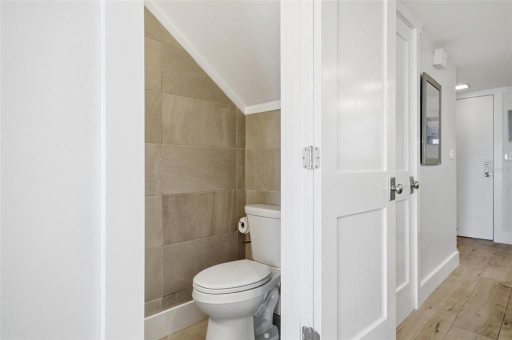 На продажу: $395,000 (2 спален, 2 ванн, 1201 Квадратных фут)