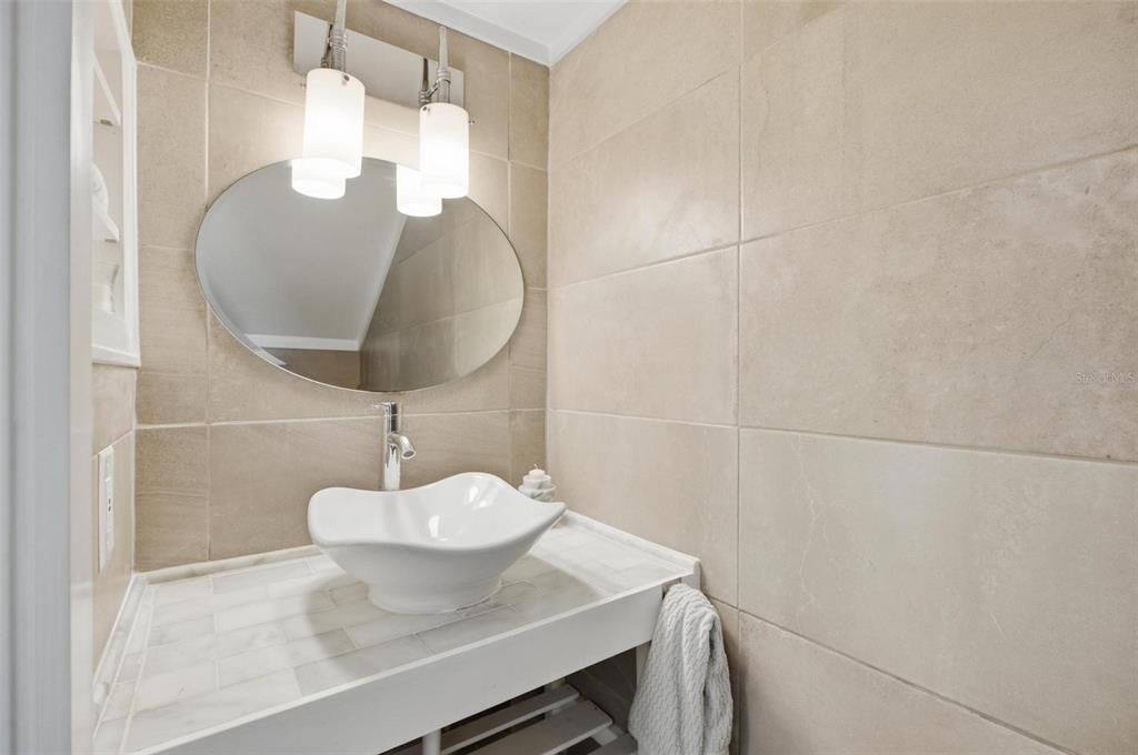 На продажу: $395,000 (2 спален, 2 ванн, 1201 Квадратных фут)