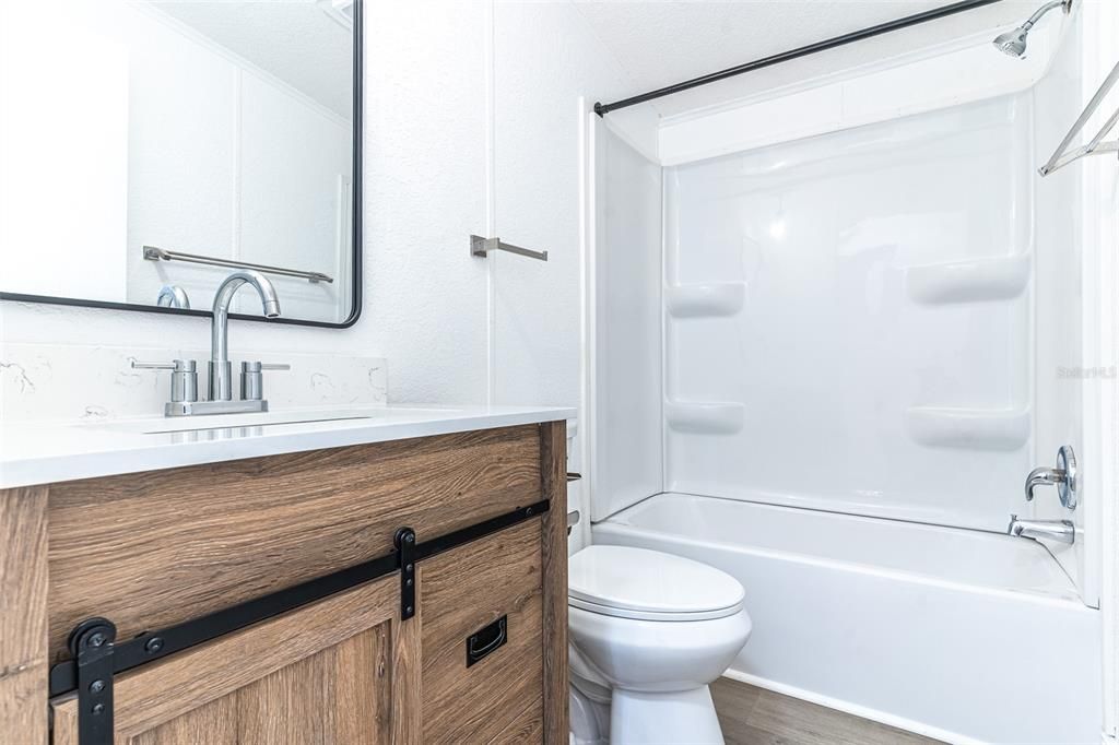 En Venta: $285,000 (3 camas, 2 baños, 1252 Pies cuadrados)