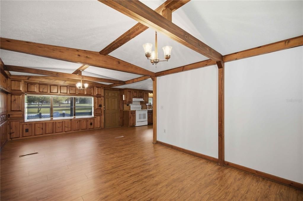 En Venta: $449,900 (3 camas, 3 baños, 1525 Pies cuadrados)