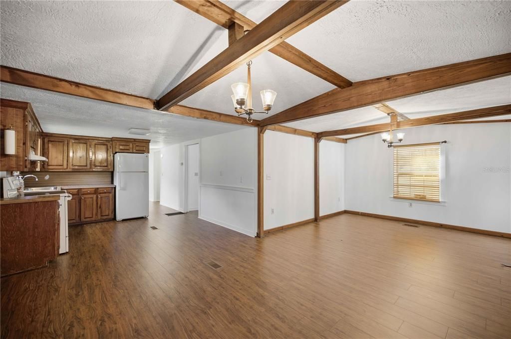En Venta: $449,900 (3 camas, 3 baños, 1525 Pies cuadrados)