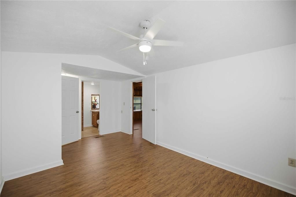 En Venta: $449,900 (3 camas, 3 baños, 1525 Pies cuadrados)