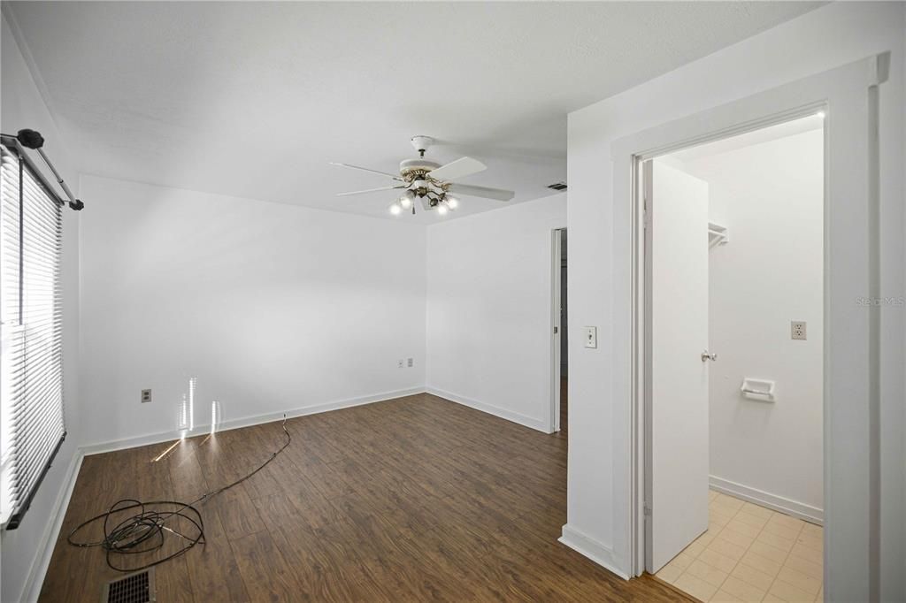 En Venta: $449,900 (3 camas, 3 baños, 1525 Pies cuadrados)