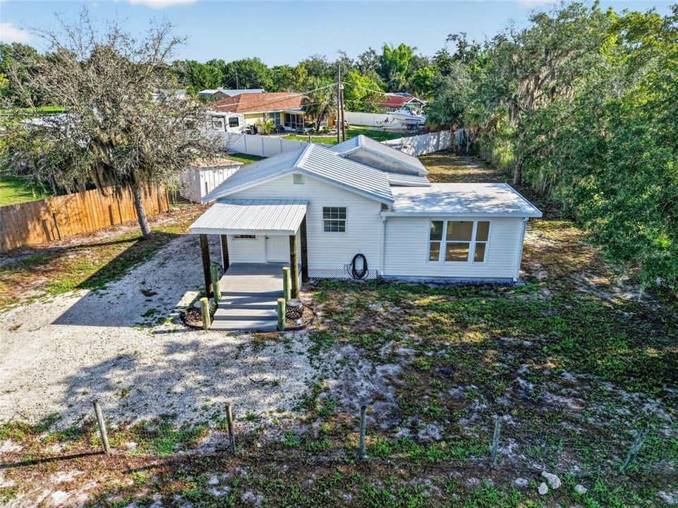 For Sale: $170,000 (2 beds, 1 baths, 670 Square Feet)