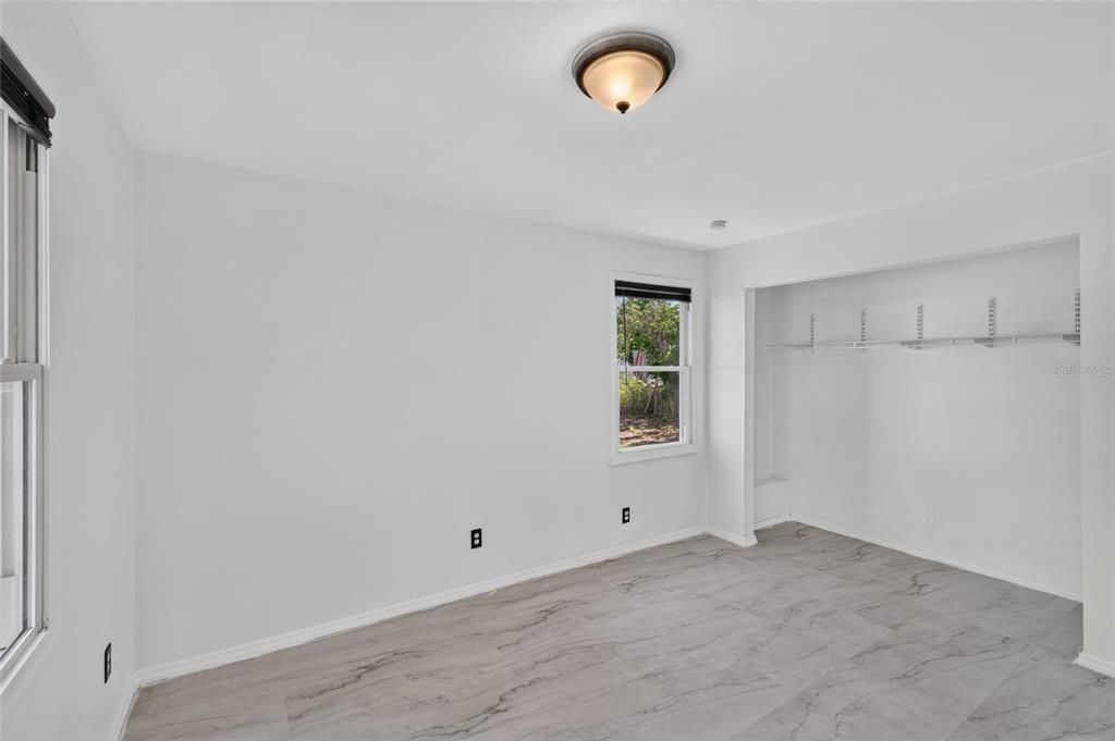 For Sale: $170,000 (2 beds, 1 baths, 670 Square Feet)