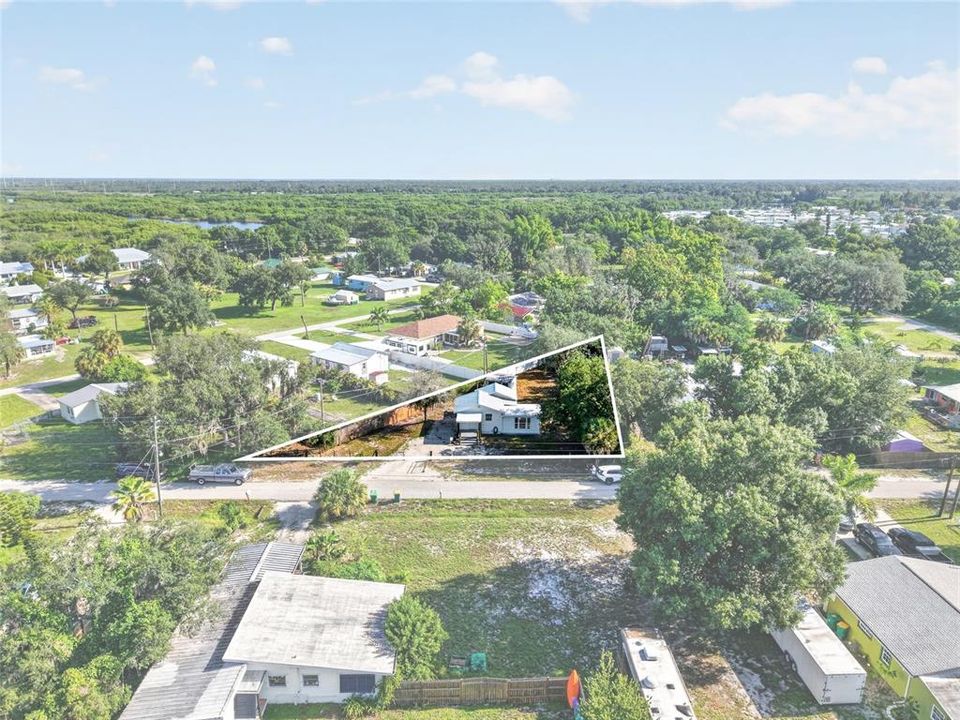 For Sale: $170,000 (2 beds, 1 baths, 670 Square Feet)