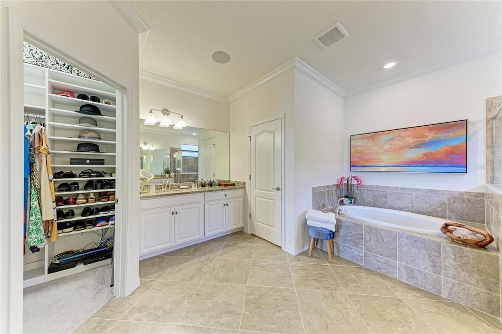 For Sale: $675,000 (3 beds, 3 baths, 2455 Square Feet)