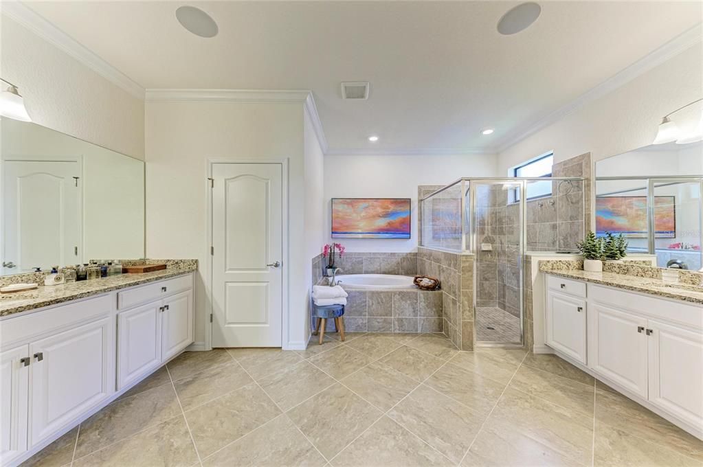 For Sale: $675,000 (3 beds, 3 baths, 2455 Square Feet)