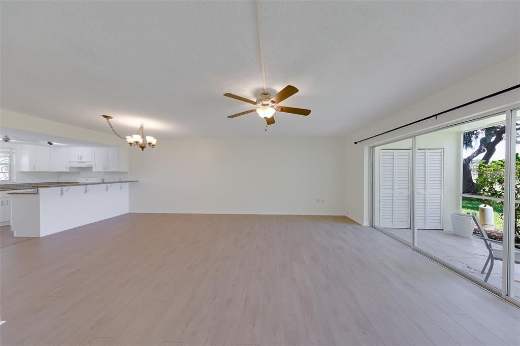 For Sale: $224,000 (2 beds, 2 baths, 1396 Square Feet)