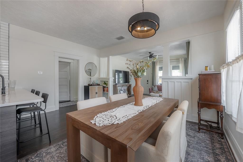 For Sale: $450,000 (2 beds, 2 baths, 1044 Square Feet)