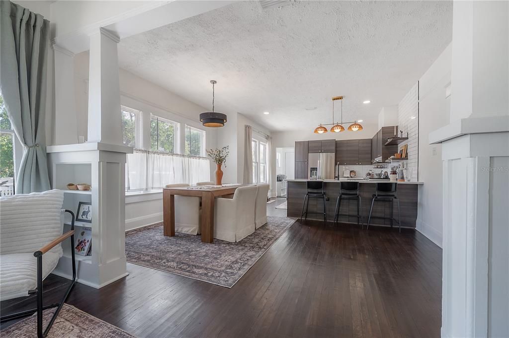 For Sale: $450,000 (2 beds, 2 baths, 1044 Square Feet)