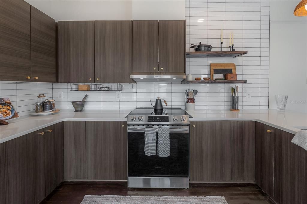 For Sale: $450,000 (2 beds, 2 baths, 1044 Square Feet)