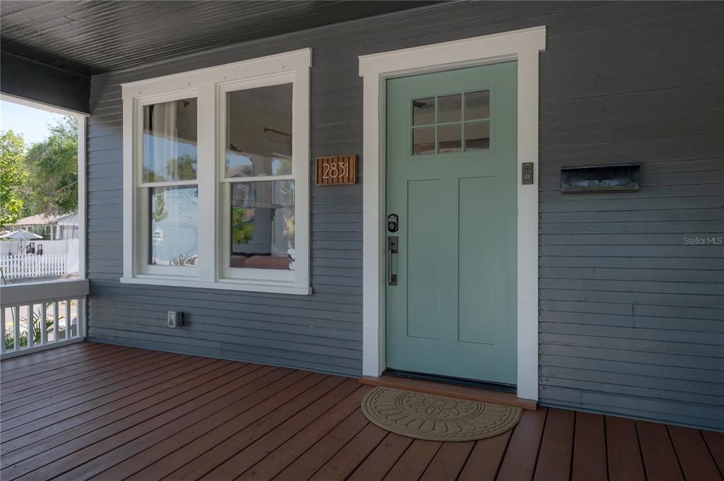 For Sale: $450,000 (2 beds, 2 baths, 1044 Square Feet)