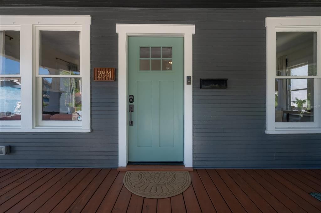For Sale: $450,000 (2 beds, 2 baths, 1044 Square Feet)