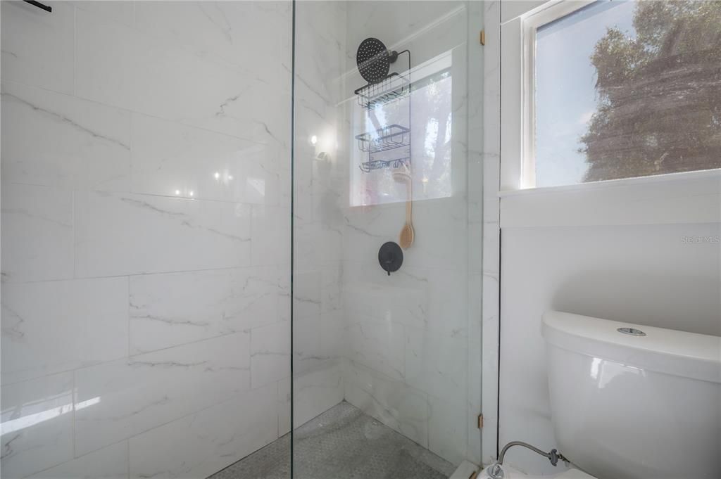 For Sale: $450,000 (2 beds, 2 baths, 1044 Square Feet)