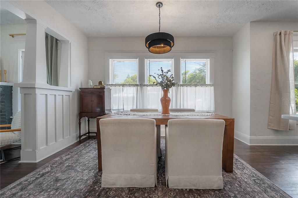 For Sale: $450,000 (2 beds, 2 baths, 1044 Square Feet)
