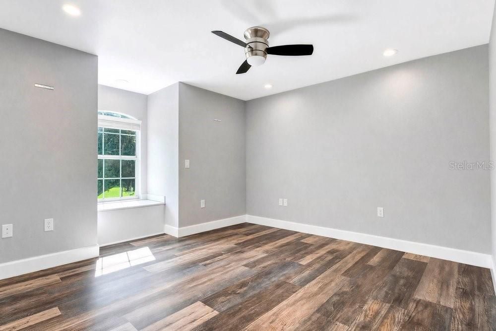 En Venta: $995,000 (5 camas, 4 baños, 4088 Pies cuadrados)