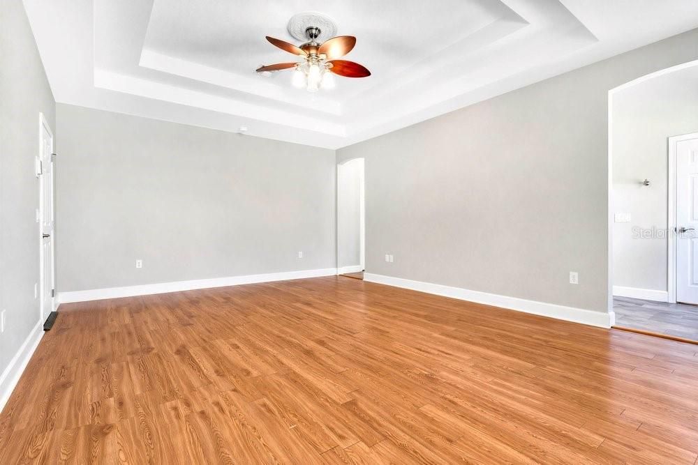 En Venta: $995,000 (5 camas, 4 baños, 4088 Pies cuadrados)